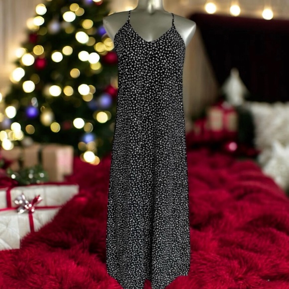 Old Navy Dresses & Skirts - 💟Women’s Old Navy Black Patterned Long Dress